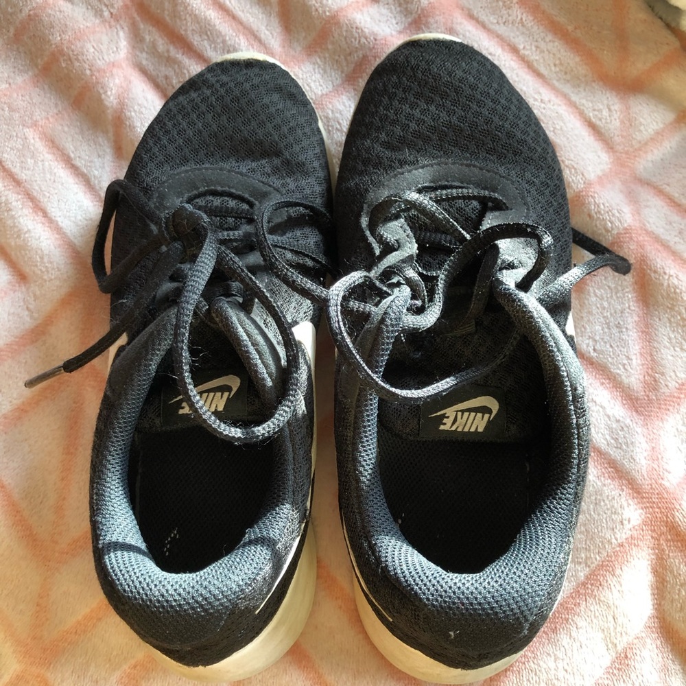 Nike Tanjun Sneakers